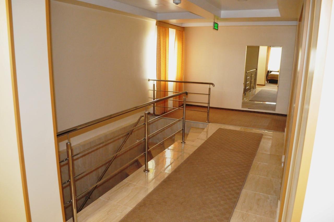 Hotel Andrei Cîmpia Turzii Екстериор снимка