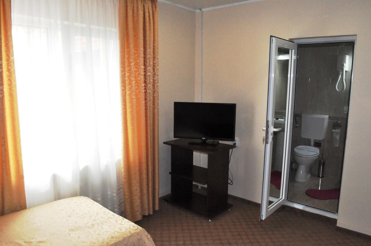Hotel Andrei Cîmpia Turzii Екстериор снимка