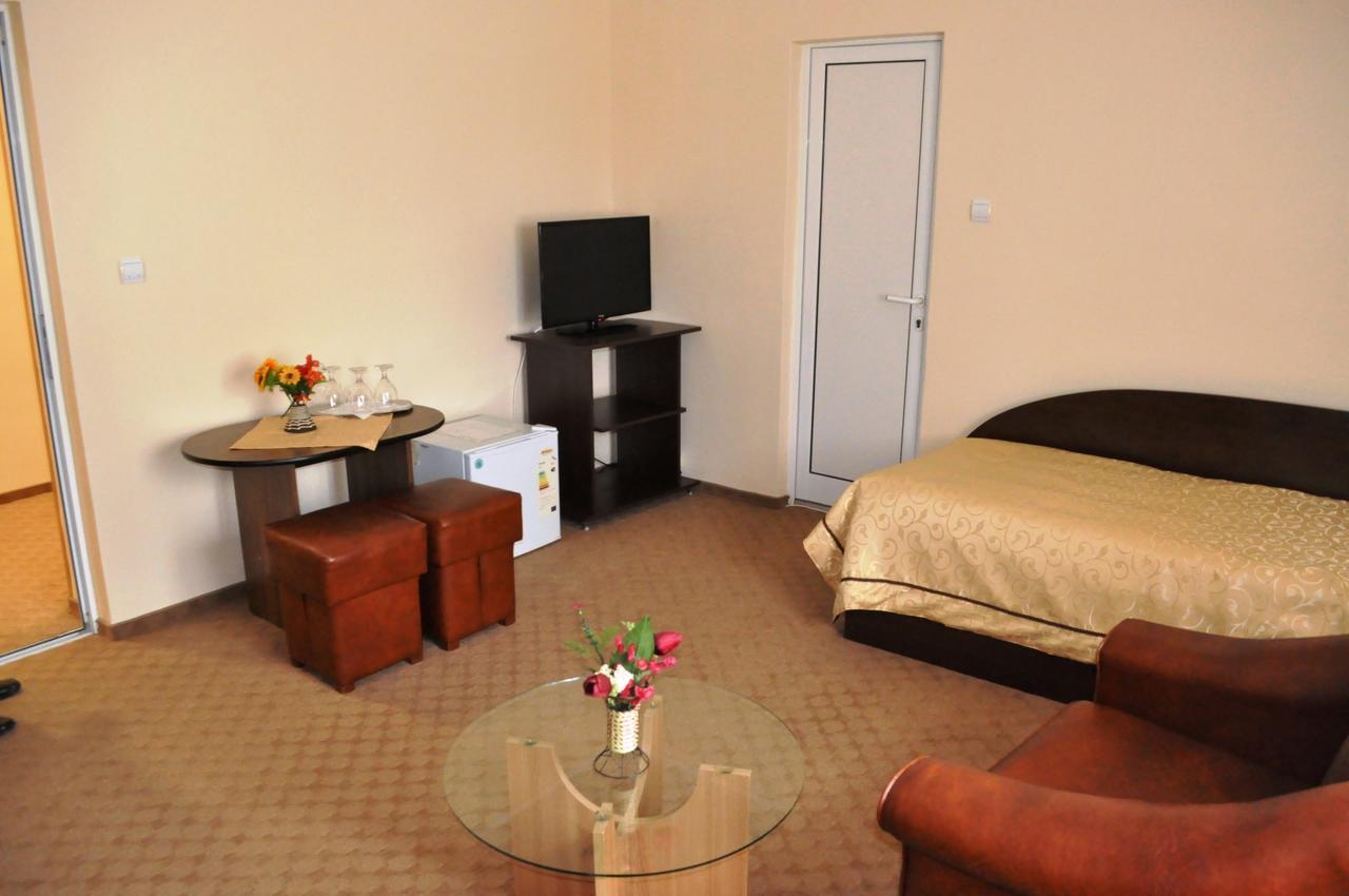 Hotel Andrei Cîmpia Turzii Екстериор снимка