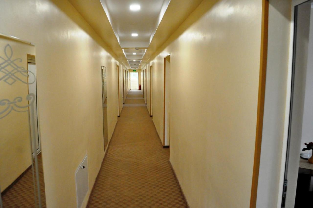 Hotel Andrei Cîmpia Turzii Екстериор снимка