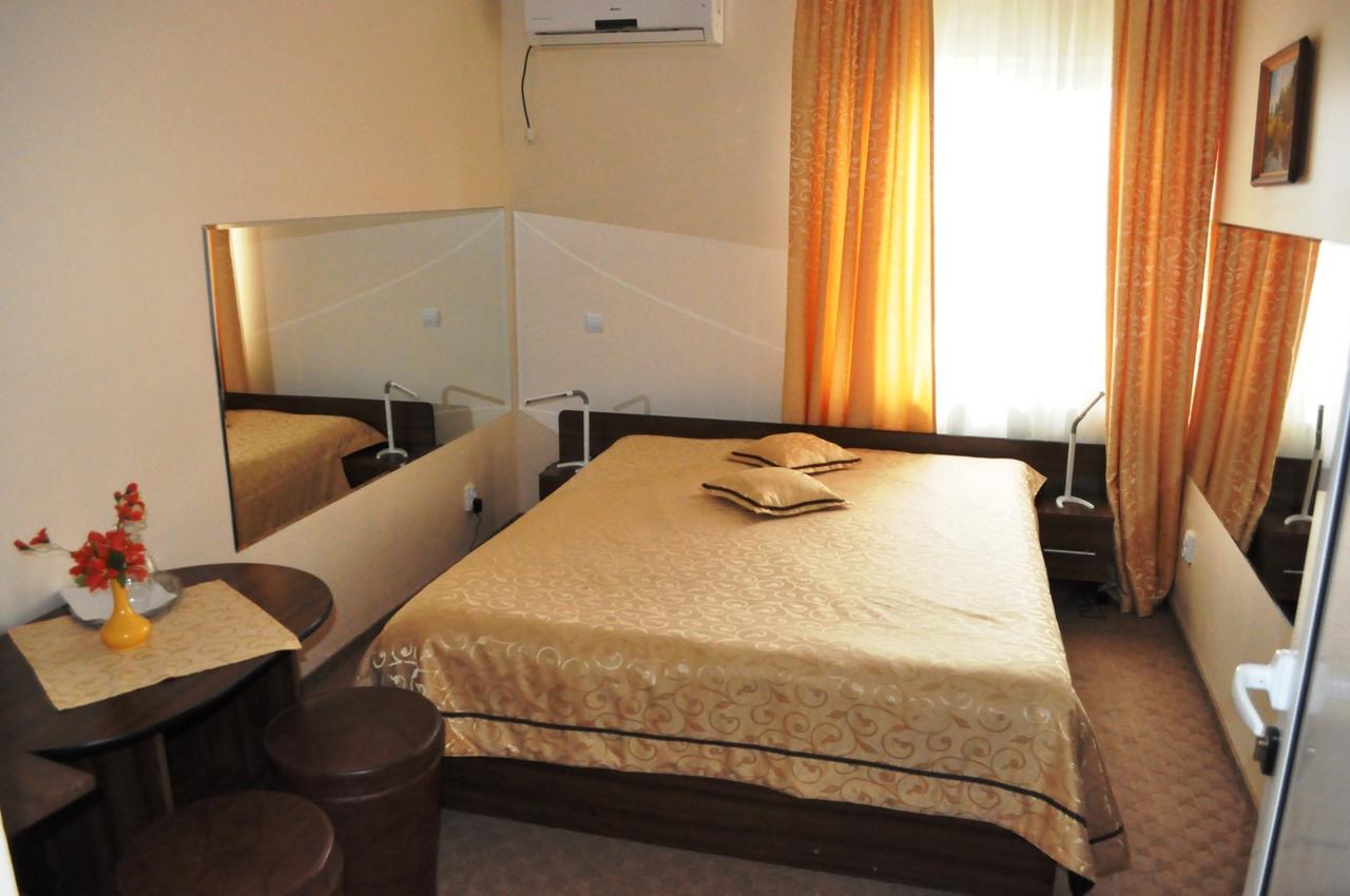 Hotel Andrei Cîmpia Turzii Екстериор снимка