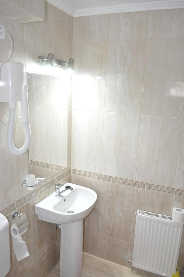 Hotel Andrei Cîmpia Turzii Екстериор снимка