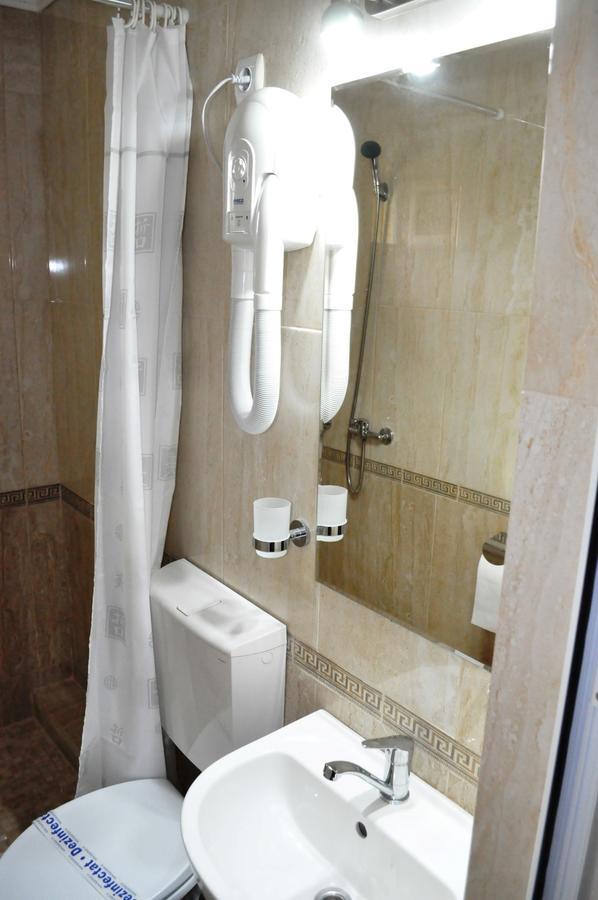 Hotel Andrei Cîmpia Turzii Екстериор снимка